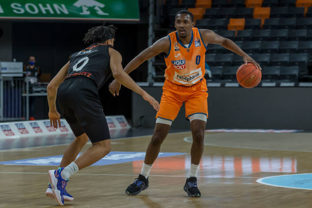 有时与篮球 有时与篮球