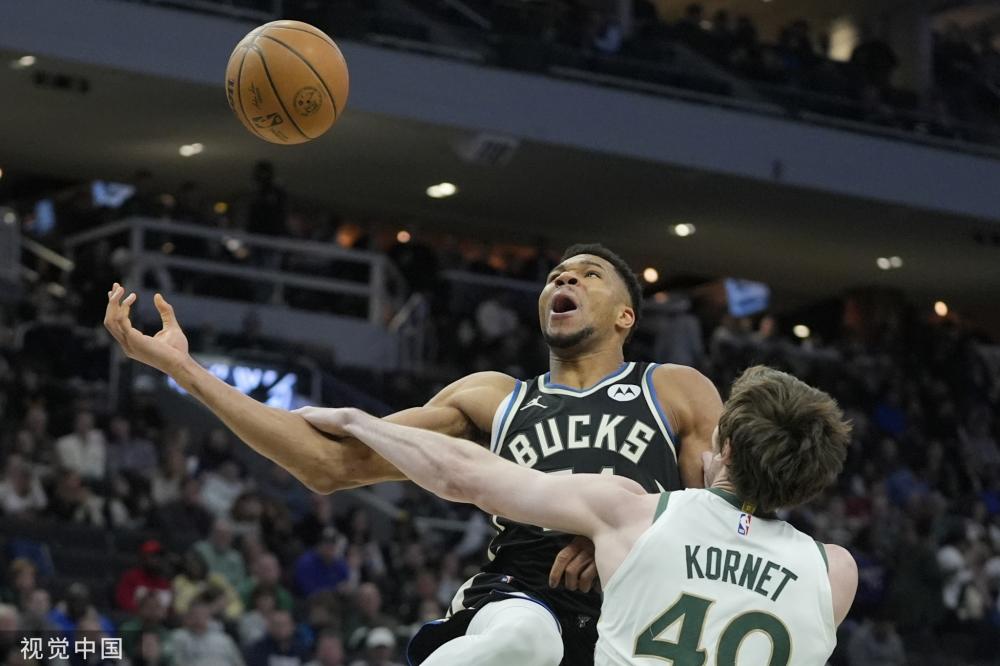 许多球迷和 许多球迷和