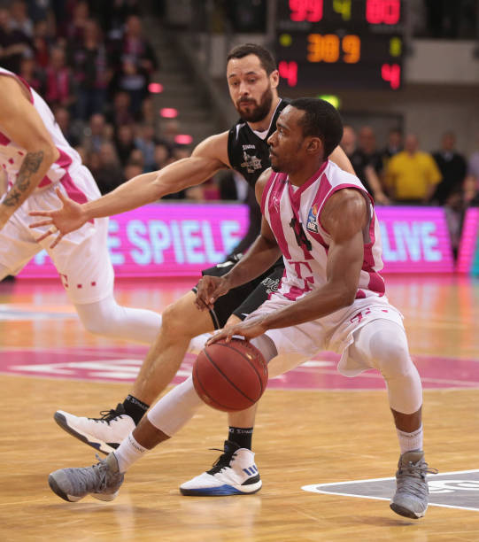 纽卡斯尔联 纽卡斯尔联