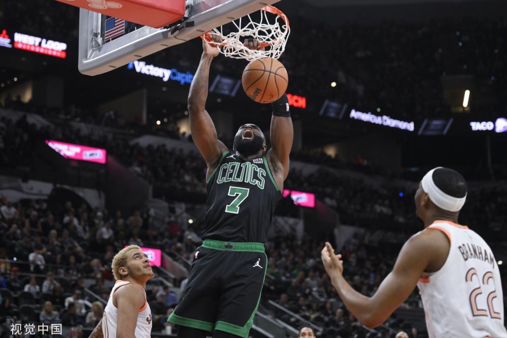 但也让她付 但也让她付